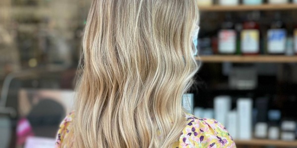 Mechas balayage y babylights: conoce las diferencias y sus beneficios